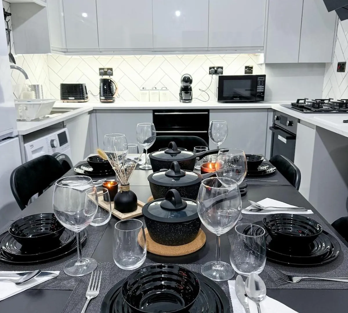 City Centre Charming 2-Bed Flat With Garden Cardiff Apartment