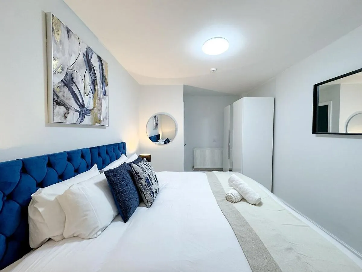 Apartment City Centre Charming 2-Bed Flat With Garden Cardiff